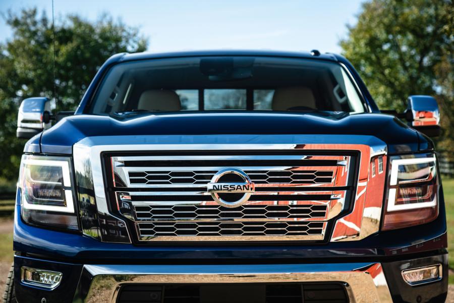 Детали экстерьера Nissan Titan XD SL Crew Cab 2019 года  (фото 11 из 26)